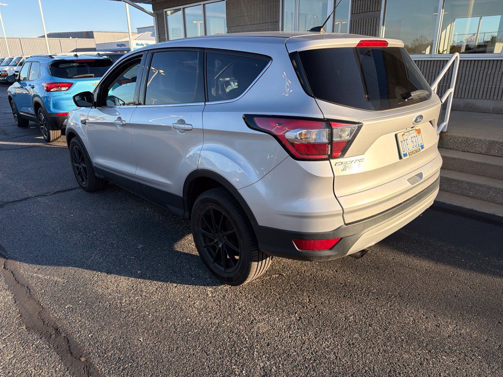 Used 2017 Ford Escape SE FWD image 7