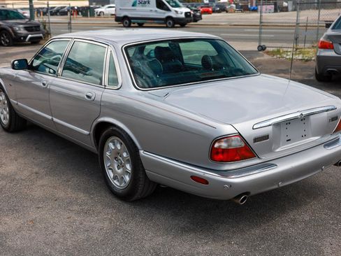 Used 2002 Jaguar XJ8 image 5