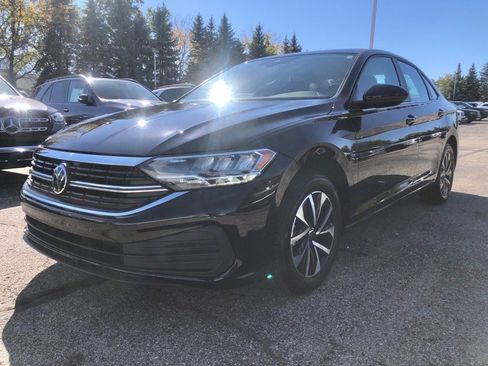 Used 2024 Volkswagen Jetta S image 3