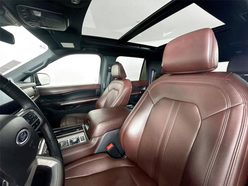 Used 2024 Ford Expedition Max Limited AWD/4WD image 3