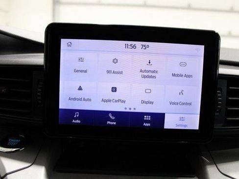 Used 2023 Ford Explorer XLT image 10