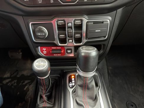 Used 2020 Jeep Wrangler Unlimited Rubicon AWD/4WD image 42