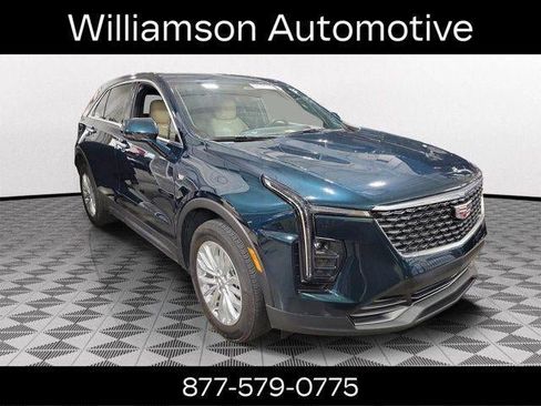 Used 2024 Cadillac XT4 Luxury image 1