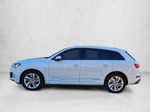 Used 2024 Audi Q7 3.0T Prestige image 9