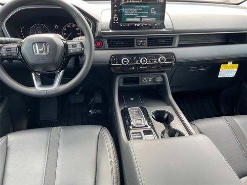 New 2025 Honda Pilot EX-L image 13