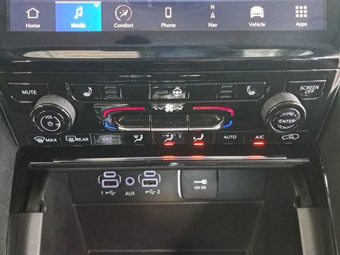 Certified 2023 Jeep Grand Cherokee L Limited w/ Black Appearance Package AWD/4WD image 25