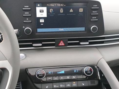 New 2026 Hyundai Elantra SEL Sport Premium FWD image 9