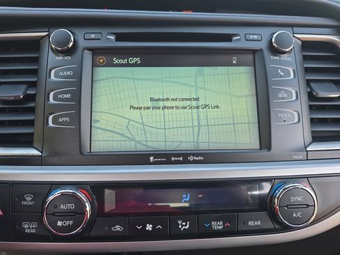 Used 2017 Toyota Highlander Plus AWD/4WD image 22