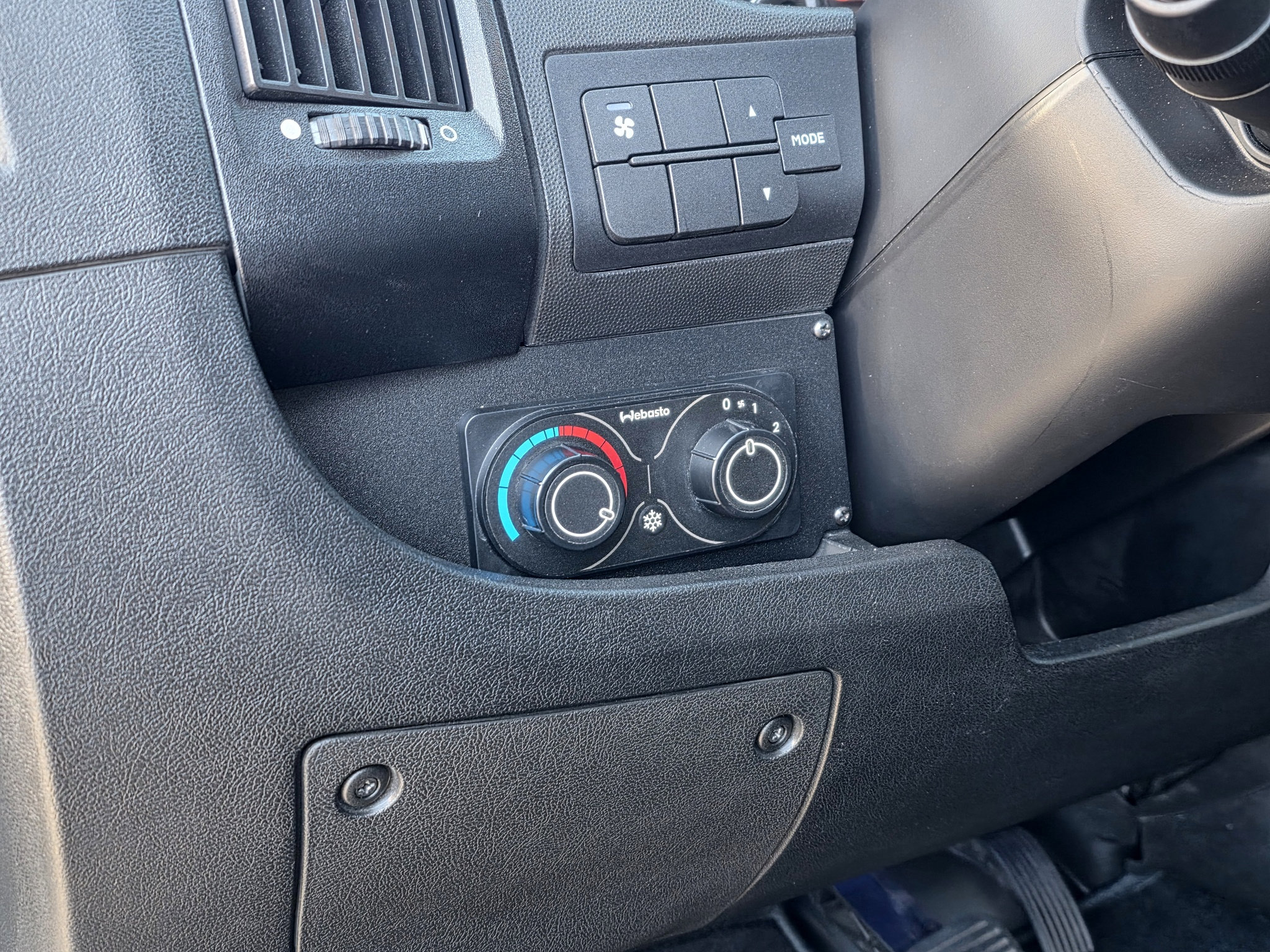 Used 2018 RAM ProMaster 2500 w/ Premium Appearance Group FWD image 18