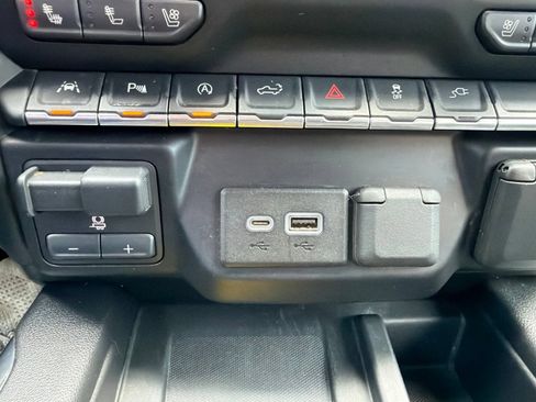 Used 2019 GMC Sierra 1500 SLT w/ SLT Premium Plus Package AWD/4WD image 30