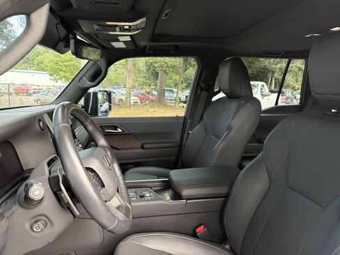 Used 2024 Lexus GX 550 w/ Accessory Package (Z1) AWD/4WD image 15