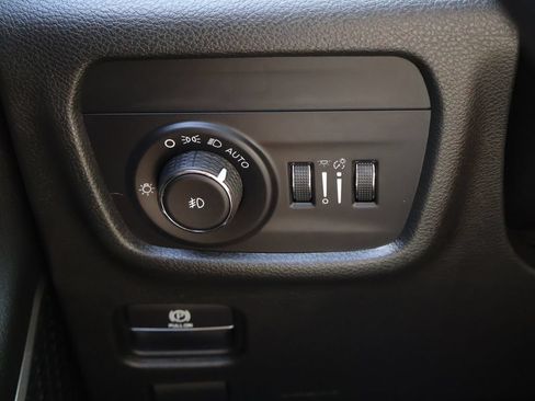 Used 2022 Jeep Grand Cherokee L Limited AWD/4WD image 32