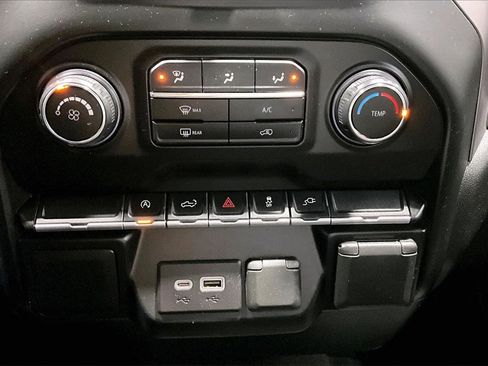 Used 2021 Chevrolet Silverado 1500 Custom image 14