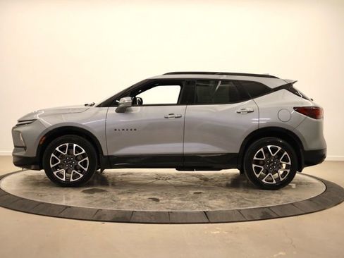 Used 2025 Chevrolet Blazer RS w/ Driver Confidence II Package image 6