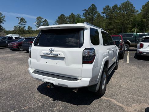 Used 2017 Toyota 4Runner SR5 Premium AWD/4WD image 7