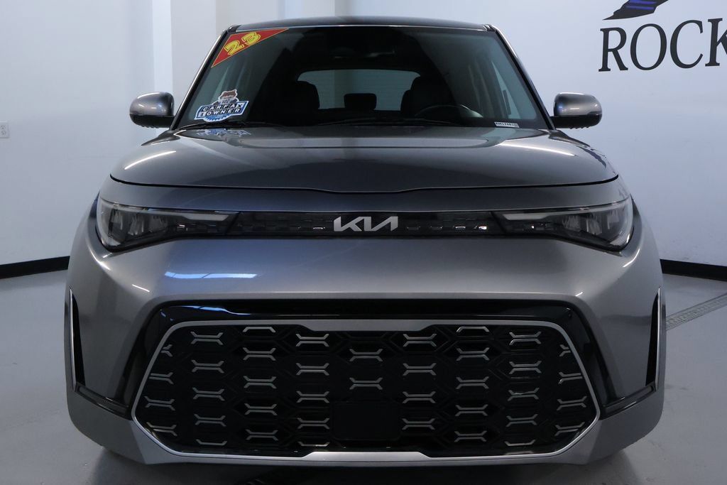 Used 2023 Kia Soul GT-Line w/ GT-Line Technology Package FWD image 2