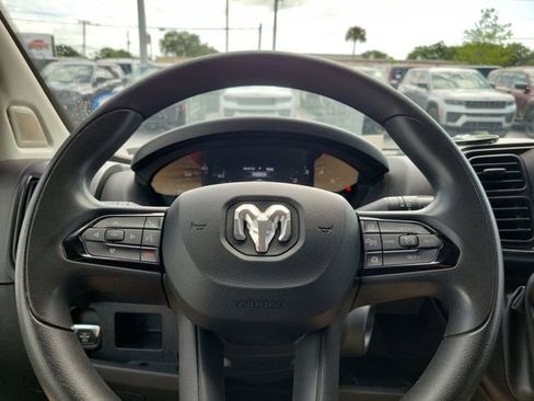 Used 2024 RAM ProMaster 2500 w/ Convenience Group FWD image 15