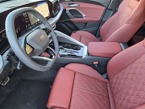 New 2025 Audi SQ5 Prestige image 14