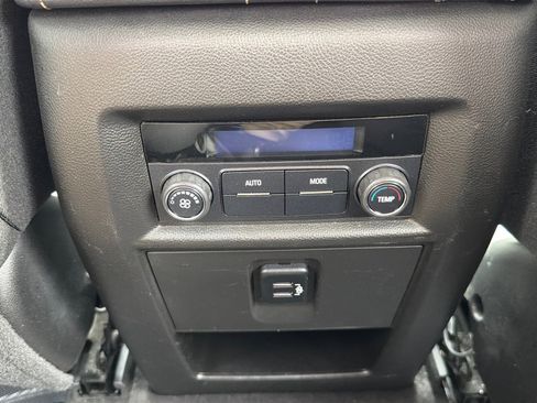 Used 2018 Chevrolet Traverse LT AWD/4WD image 26