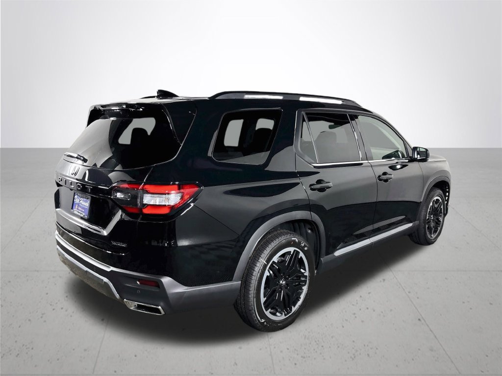 New 2026 Honda Pilot Touring image 6