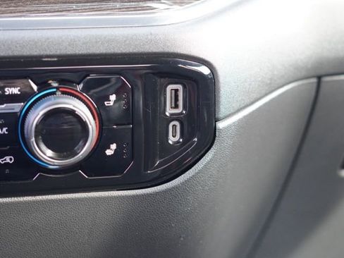 Used 2022 Chevrolet Silverado 1500 RST image 32