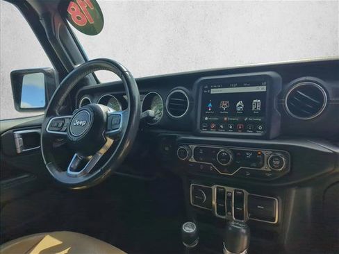 Used 2018 Jeep Wrangler Unlimited Sahara AWD/4WD image 27