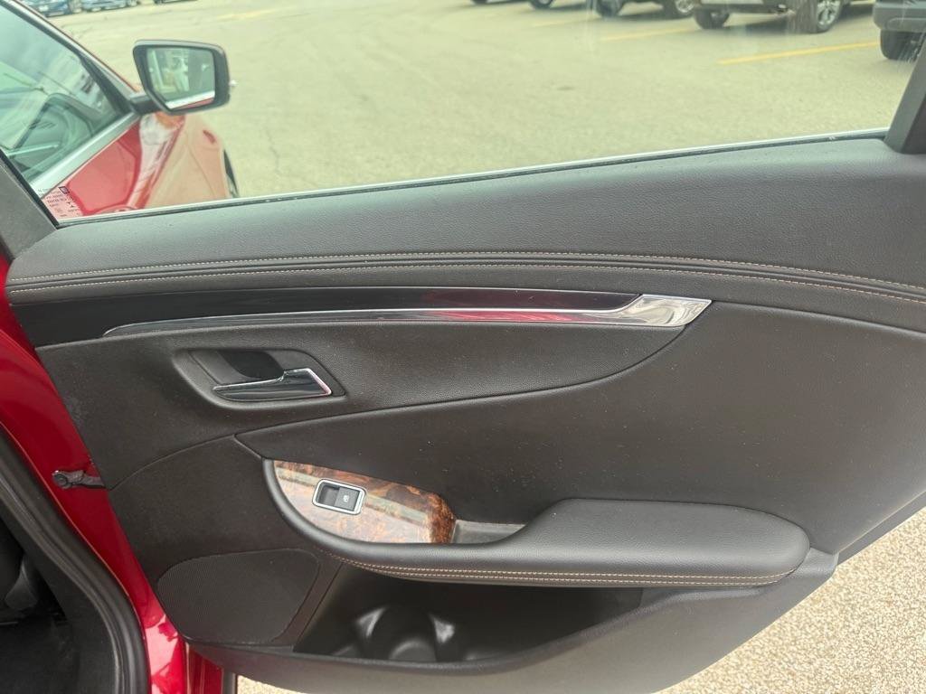 Used 2014 Chevrolet Impala LT w/ Convenience Package FWD image 19