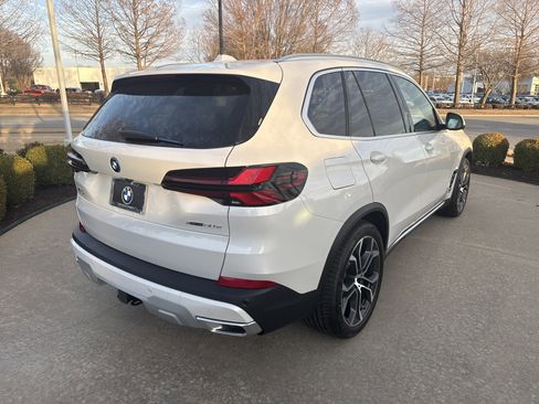 New 2026 BMW X5 xDrive50e image 5