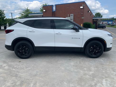 Used 2023 Chevrolet Blazer LT w/ Convenience Package FWD image 2