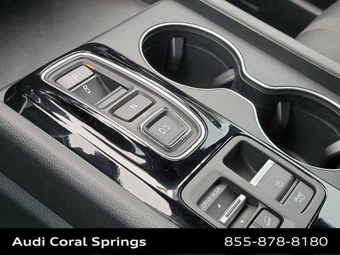 Used 2025 Honda Pilot Sport image 25