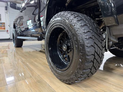 Used 2020 RAM 1500 Laramie AWD/4WD image 9