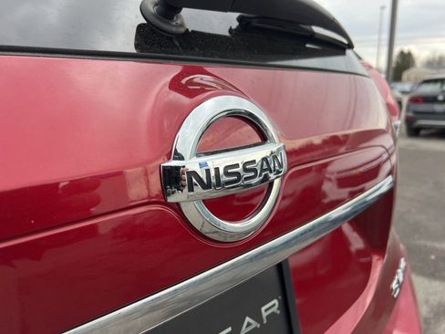 Used 2018 Nissan Rogue SV image 29