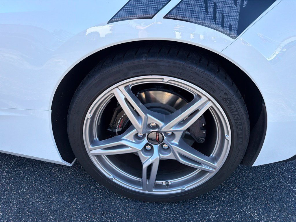 Used 2022 Chevrolet Corvette Stingray Premium Conv w/ Z51 Performance Package RWD image 6