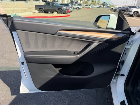 Used 2023 Tesla Model Y Long Range AWD/4WD image 22
