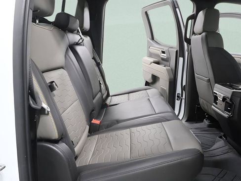 Used 2024 Chevrolet Silverado 1500 ZR2 w/ Technology Package image 26