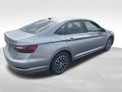 Used 2020 Volkswagen Jetta SE w/ SE Cold Weather Package FWD image 9