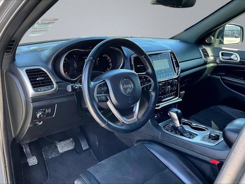 Certified 2022 Jeep Grand Cherokee Laredo X AWD/4WD image 4
