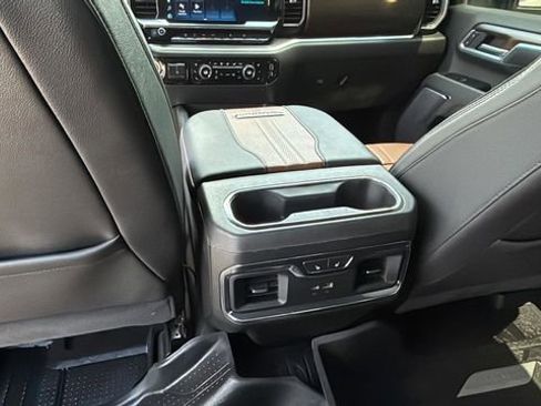 Used 2025 Chevrolet Silverado 2500 High Country w/ Technology Package AWD/4WD image 21