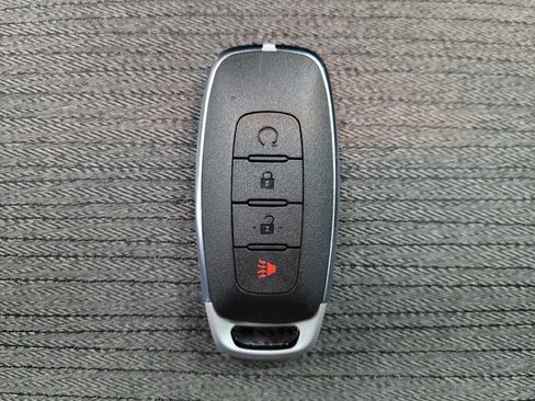 Used 2023 Nissan Rogue SV AWD/4WD image 32