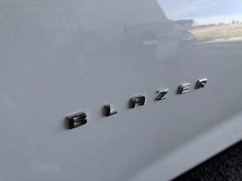 Certified 2025 Chevrolet Blazer LT FWD image 31