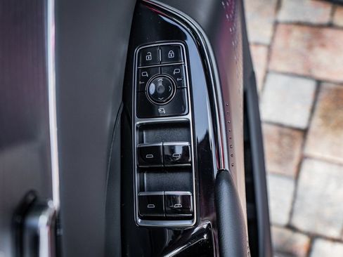 Used 2024 Cadillac Lyriq Sport RWD image 19
