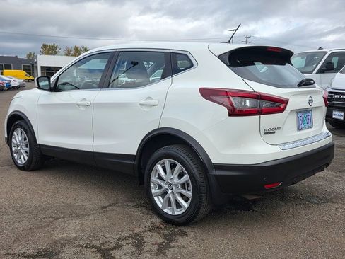 Used 2022 Nissan Rogue Sport S image 28