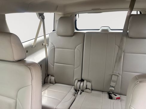 Used 2019 GMC Yukon XL Denali w/ Open Road Package RWD image 27