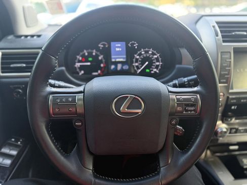 Used 2018 Lexus GX 460 image 28
