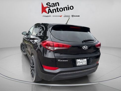 Used 2018 Hyundai Tucson SE image 4
