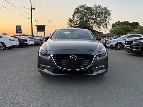 Used 2018 MAZDA MAZDA3 Grand Touring FWD image 2