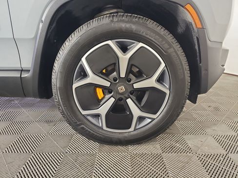 Used 2023 Rivian R1S Adventure image 11