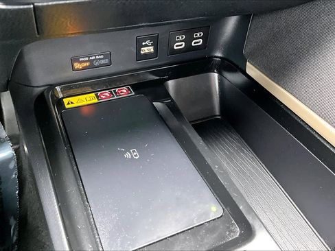 Used 2025 Toyota Camry LE FWD image 33
