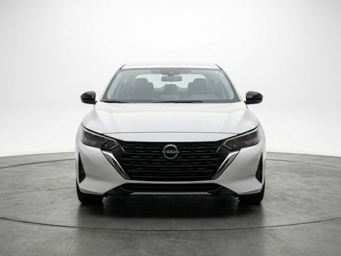 Used 2025 Nissan Sentra SV FWD image 2