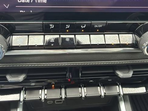 Certified 2024 Chevrolet Colorado LT w/ LT Convenience Package image 15